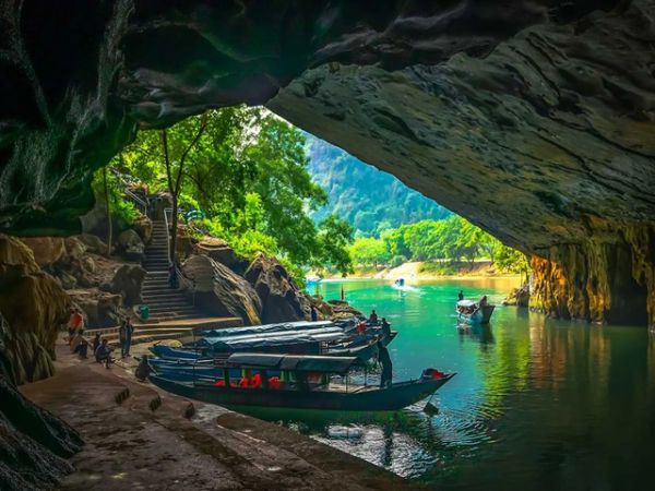 4 Days Tour Explore Phong Nha Ke Bang Cave